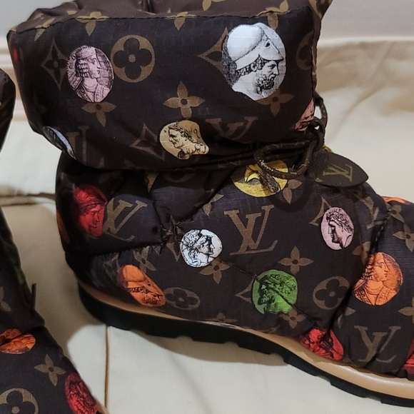 Louis Vuitton Pillow Water Repellent Monogram Boot Fornasetti Capsule Edition - Picture 4 of 17